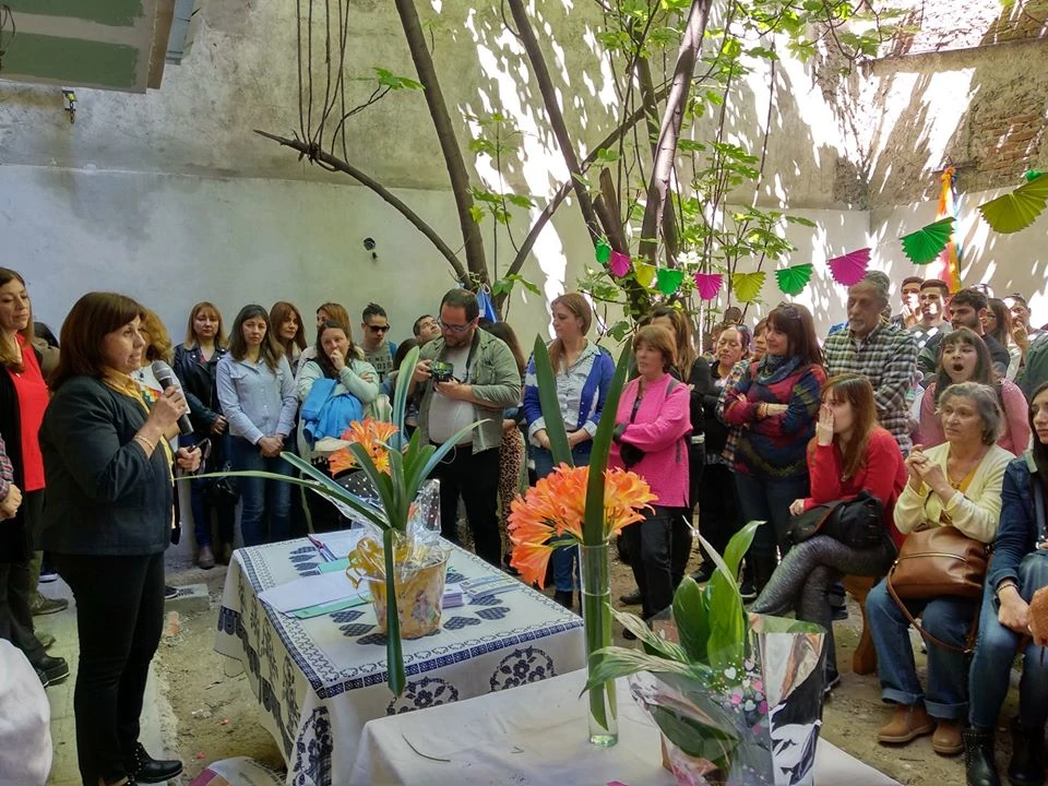 Coopteba MHI es una cooperativa de trabajadores y trabajadoras de la Educación que hace 25 años trabaja para concretar el sueño (y el derecho) de la casa propia.